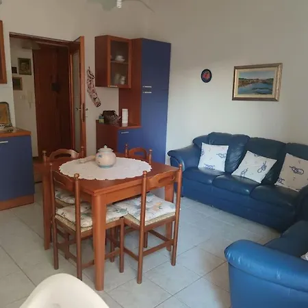Alghero, Ottimo A 100 M. Dal Mare *